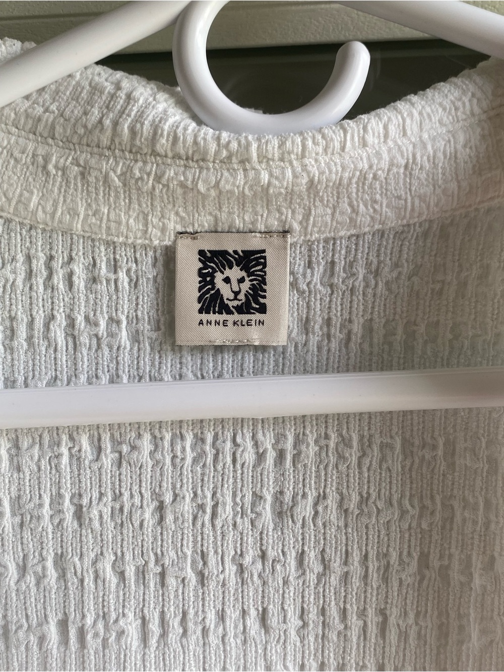 Anne Klein White Textured Button-Front Shirt - Picture 2 of 5